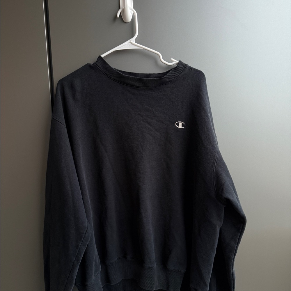 Vintage Champion Men's Black Crewneck Sweater
